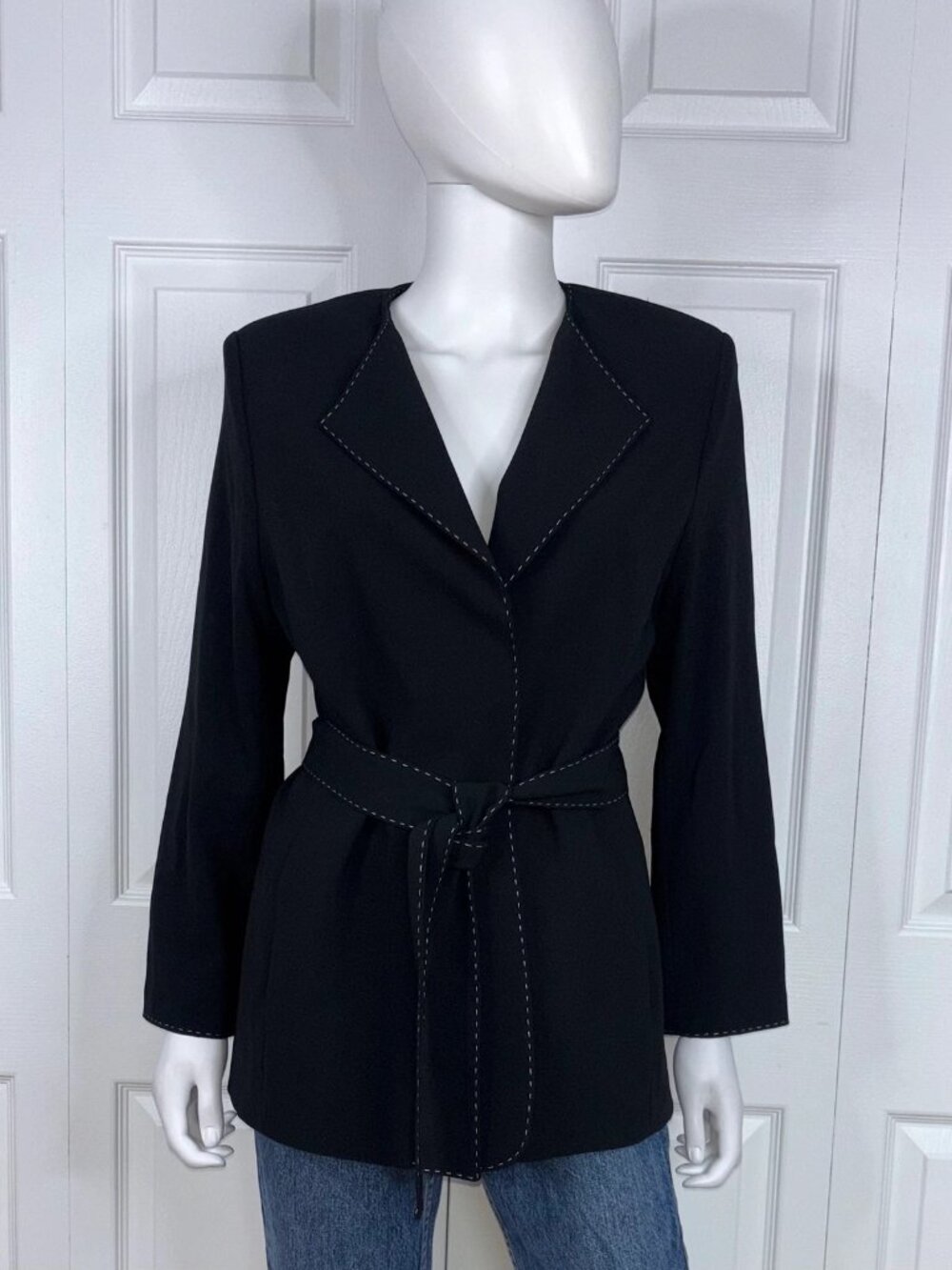 PETER NYGARD women's black blazer size 8 LIKE NEW